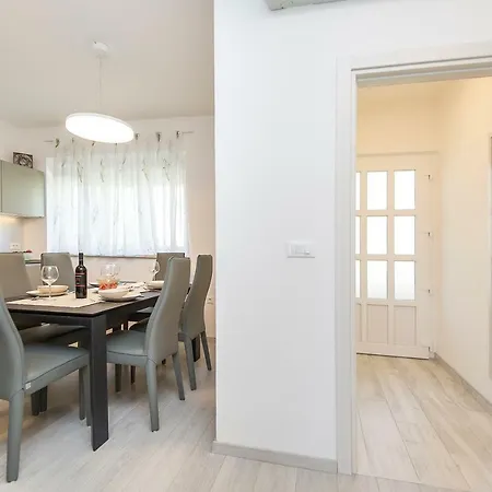 Queen Of Apartamento